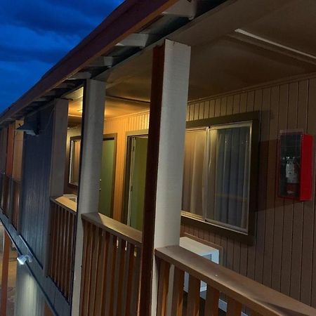 National 9 Inn Tonopah Exterior photo